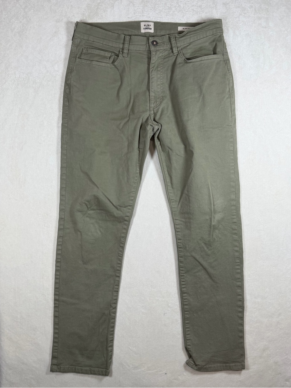 Flint and Tinder 32W 30L Slim Fit Classic Chino Pants in Olive Green